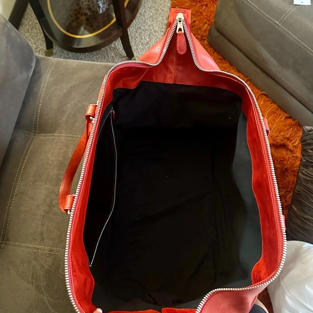 Balenciaga Duffle Bag - Picture 6 of 10